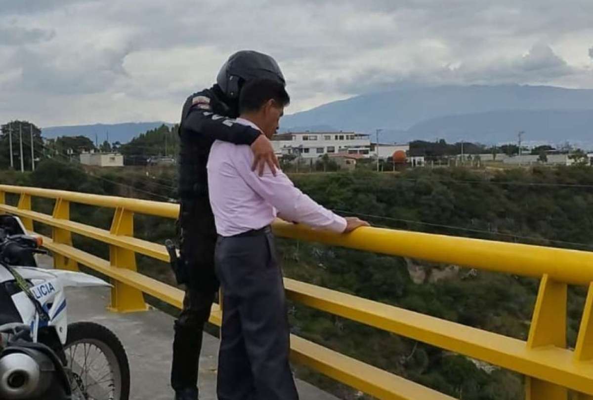 Las autoridades municipales realizan acciones de sensibilización en las comunidades para evitar los suicidios.