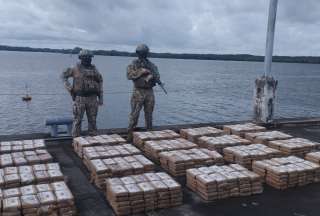 Las Fuerzas Armadas decomisaron una tonelada de droga en las costas de Esmeraldas. 