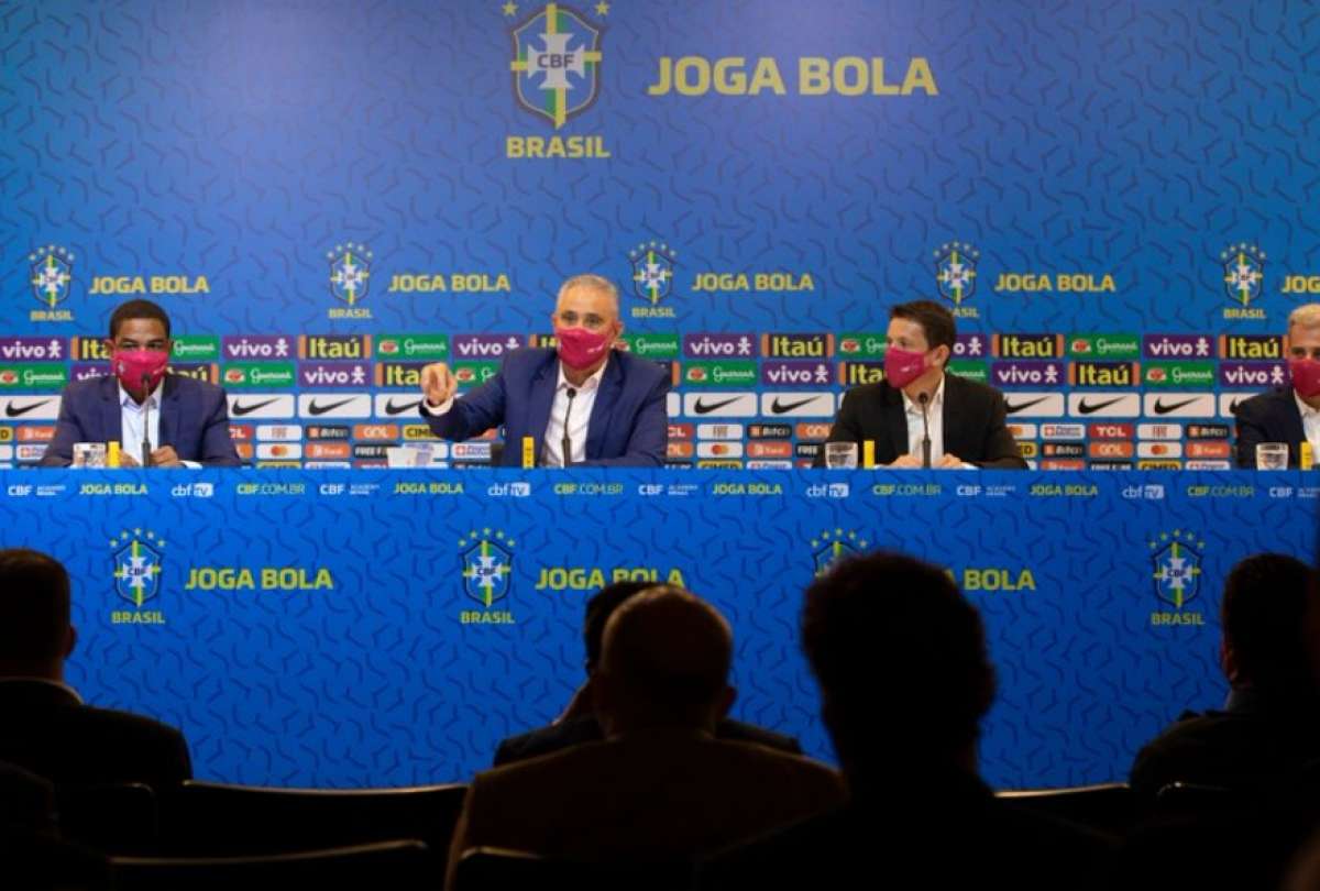 El DT Tité brindó una conferencia de prensa para entregar la nómina  de convocados de Brasil