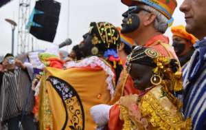 Este a&ntilde;o el desfile de la Mama Negra cambio el folclor por la religiosidad