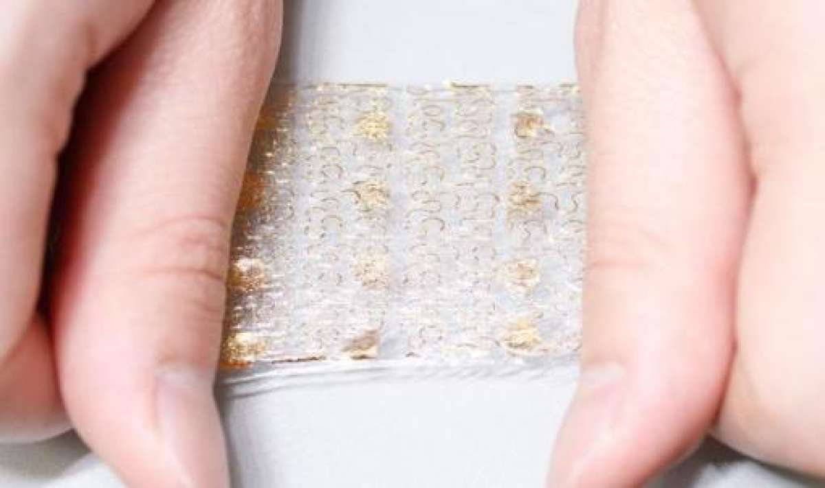 Cient&iacute;ficos japoneses crean sensores autoadhesivos para implantes en seres vivos