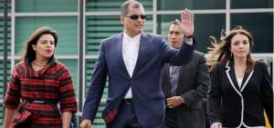 El Presidente de la Rep&uacute;blica, Rafael Correa, dio unas breves declaraciones antes de su salida a Nueva York, EE.UU. En esa cuidad, recibir&aacute; la Presidencia del G77+China en la sede ONU.