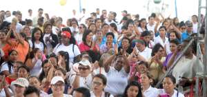 El evento fue en la explanada del MAAC, en el Malec&oacute;n Sim&oacute;n Bol&iacute;var, con la presencia de miles de f&eacute;minas.