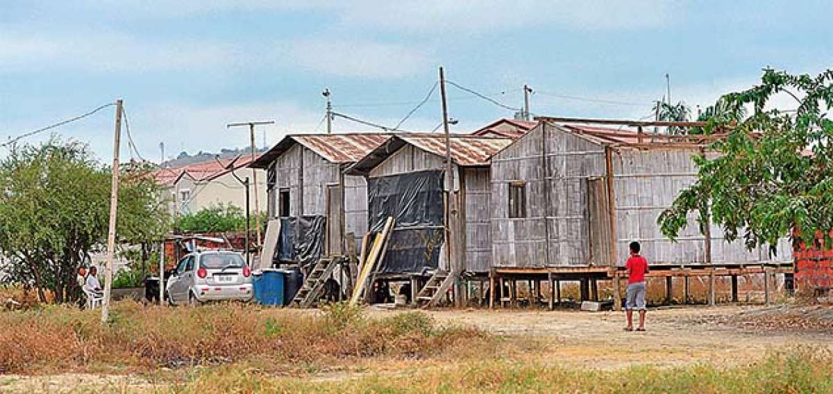 La poblaci&oacute;n de Solfo, ubicada en el km 1,6 de la v&iacute;a Terminal- Pascuales (polo de crecimiento de Guayaquil), sue&ntilde;a con agua potable y servicios b&aacute;sicos. William Orellana / El Tel&eacute;grafo