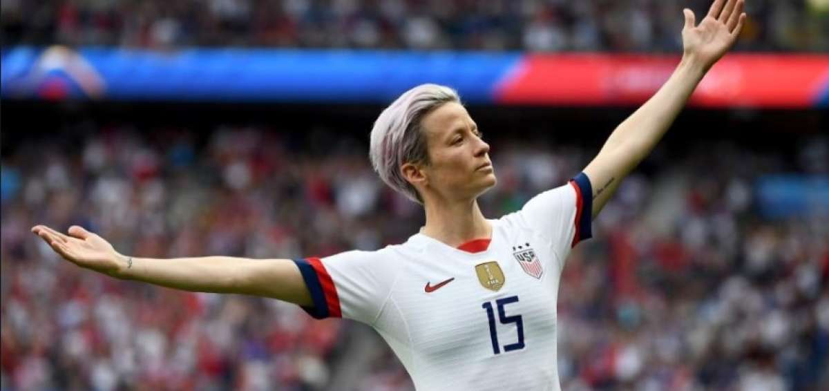 Megan Rapinoe marc&oacute; un doblete en la victoria contra Francia y se perfila para ser escogida como la mejor jugadora del Mundial.
