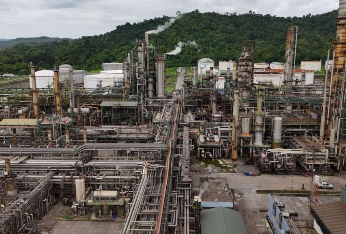 Refiner&iacute;a de Esmeraldas seguir&aacute; paralizada hasta mediados de marzo tras incendio
