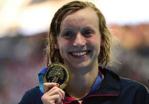 La deportista de 18 a&ntilde;os tambi&eacute;n ostenta el r&eacute;cord de 400 (3:58.37) y 800 metros (8:11.00) en estilo libre. Foto: Agencia AFP