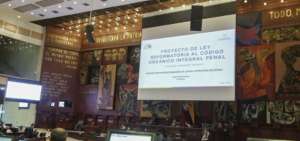 El segundo debate sobre el informe de reformas al C&oacute;digo Org&aacute;nico  Integral Penal se suspendi&oacute; y posiblemente siga la pr&oacute;xima semana.