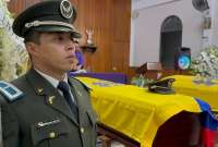 Compañeros de los policías rindieron homenaje a los dos uniformados asesinados en Tarifa