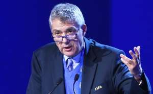 Villar, exjugador profesional y actual presidente de la Federaci&oacute;n Espa&ntilde;ola de F&uacute;tbol, fue sancionado con una multa de 25.000 francos suizos. Foto: Internet