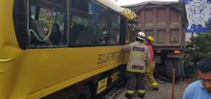 Accidente deja un muerto y seis heridos en Av. del Bombero
