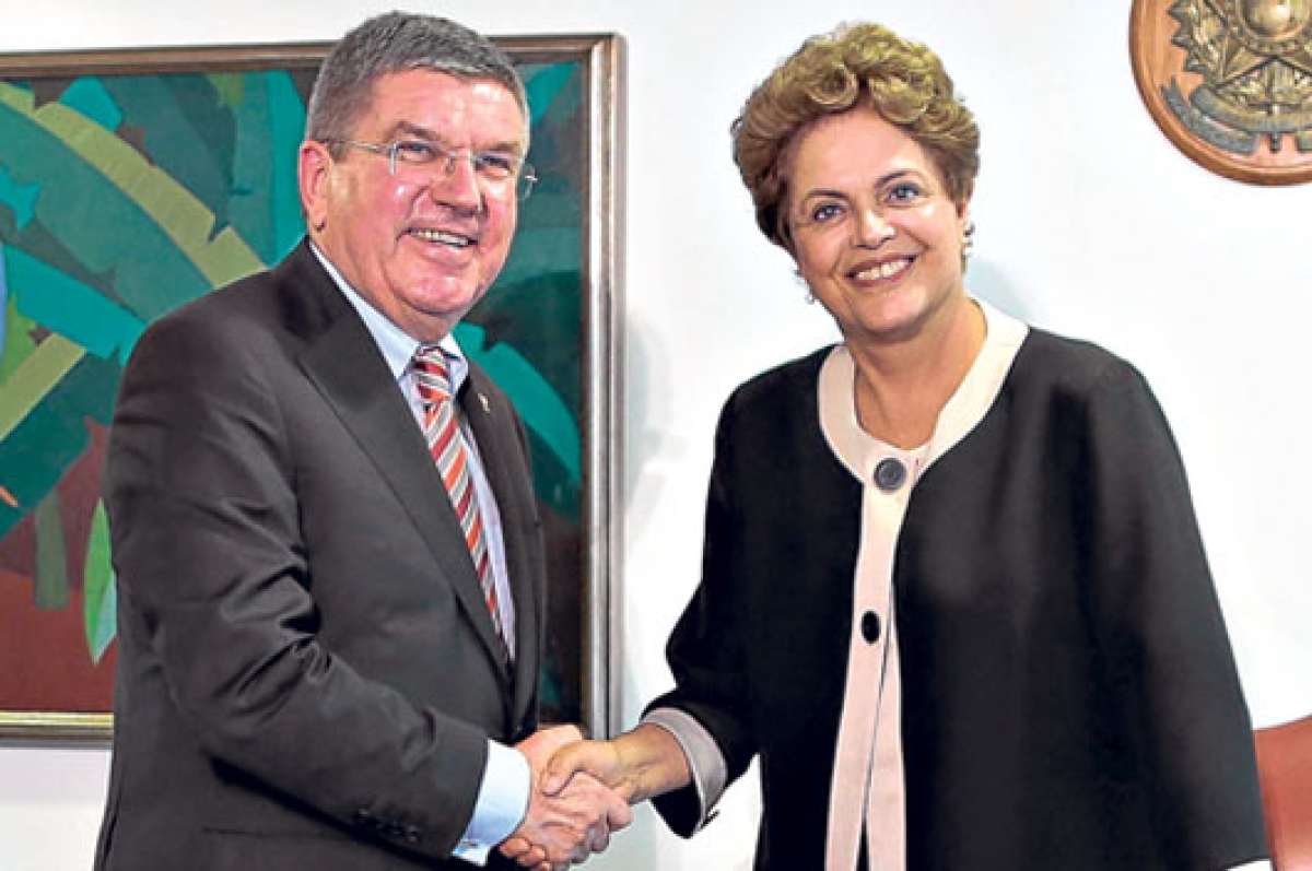 El presidente del COI Thomas Bach (i) estuvo presente en la cumbre ol&iacute;mpica en Lausana.