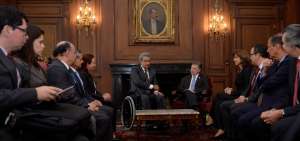  El presidente de Colombia, Juan Manuel Santos recibi&oacute; al mandatario electo de Ecuador, Len&iacute;n Moreno, e integrantes de su delegaci&oacute;n, este en la Casa de Nari&ntilde;o.