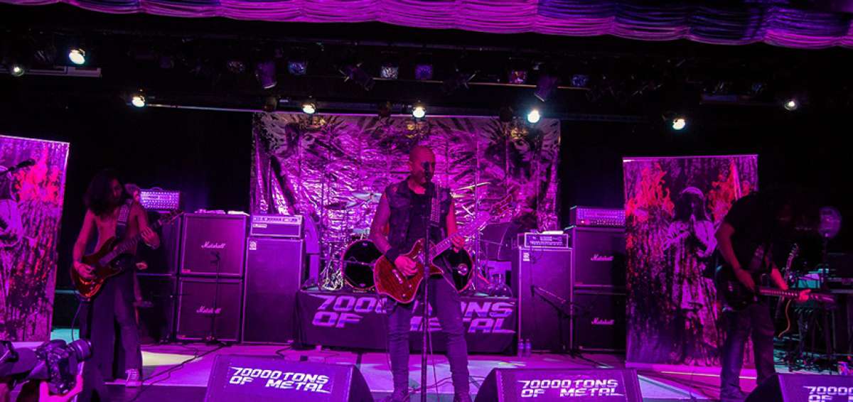 M&aacute;s de 3.000 espectadores vieron a Total Death en el festival 70000 Tons of Metal de 2017. Fue la primera banda ecuatoriana en presentarse en el barco Independence of the Seas.