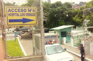 El cuerpo de la v&iacute;ctima fue retirado, pasado el mediod&iacute;a, del hospital Luis Vernaza. Foto: Cortes&iacute;a