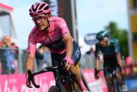 Richard Carapaz pierde la ´maglia´ rosa en el Giro de Italia