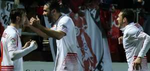Los jugadores del Sevilla festejaron su pase a semifinales de la Copa.