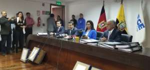 La fiscal Ruth Palacios recibi&oacute; la documentaci&oacute;n con la cual se denuncia sobreprecio en obras petroleras.
