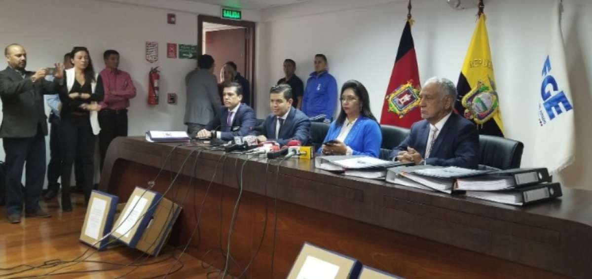 La fiscal Ruth Palacios recibi&oacute; la documentaci&oacute;n con la cual se denuncia sobreprecio en obras petroleras.
