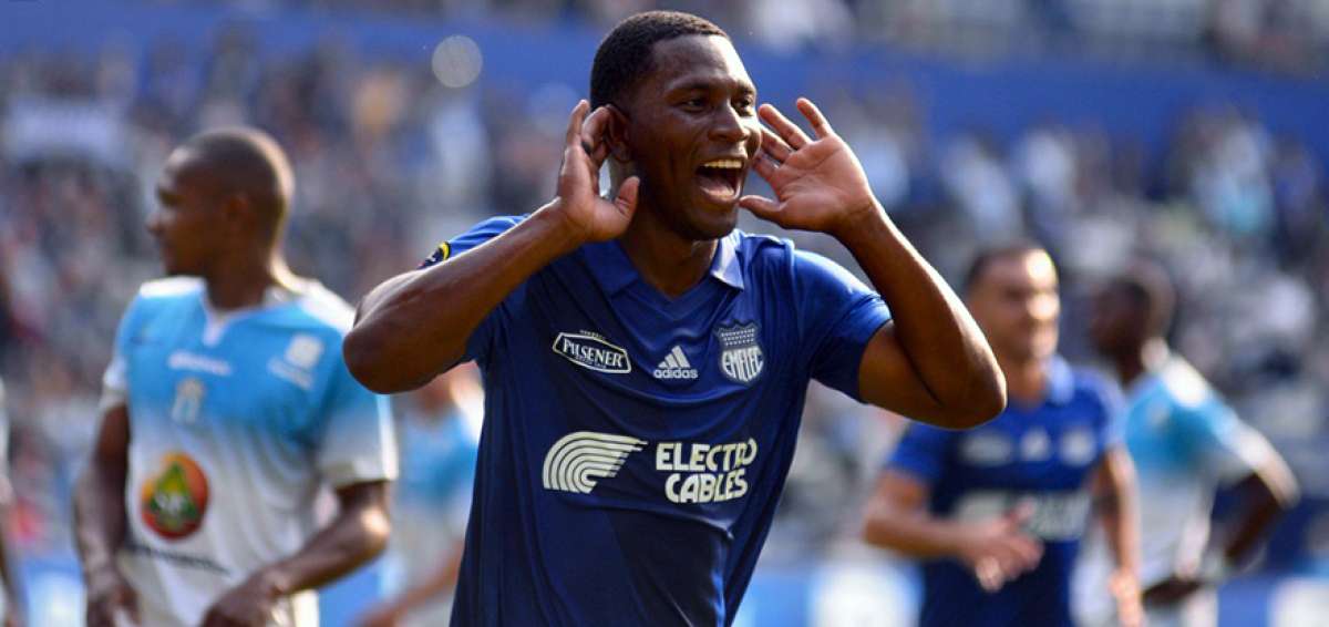 El &ldquo;Cuco&rdquo; festeja el &uacute;nico tanto del &ldquo;Bombillo&rdquo; en el Capwell. Los azules se alistan para enfrentar el jueves al Deportivo Lara, por la Libertadores.