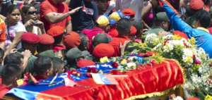 Para despedirse de Ch&aacute;vez hay que hacer una fila de 25 cuadras