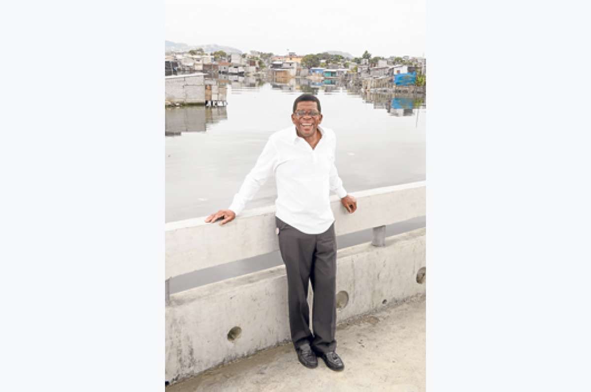 El afrodescendiente de 72 a&ntilde;os fue betunero, pero obtuvo el t&iacute;tulo de t&eacute;cnico en electricidad gracias a una beca. Foto: Miguel Castro / El Tel&eacute;grafo