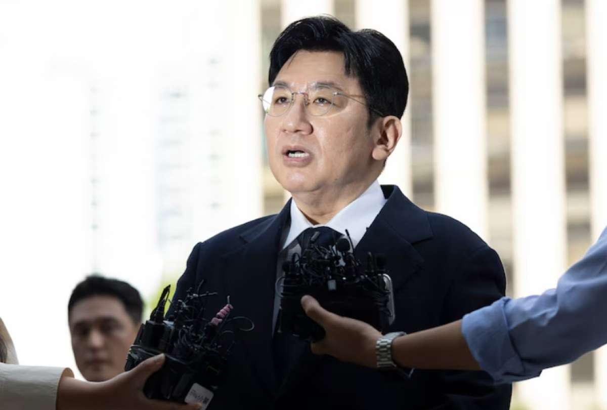 &iquest;Millonario fraude en BTS? Ordenan arrestar a creador de la banda surcoreana