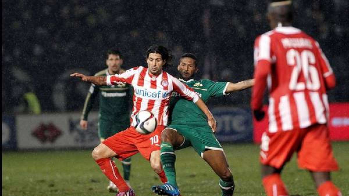 Los futbolistas griegos convocan a una huelga indefinida