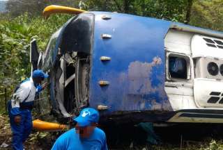 De momento se conoce que 29 personas resultaron heridas tras este accidente en la vía Aloag - Santo Domingo.