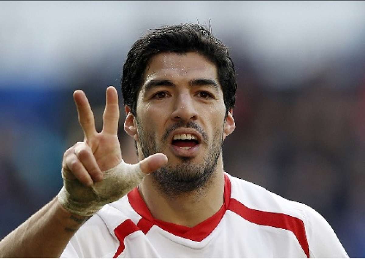FIFA confirma que Su&aacute;rez puede jugar el Derbi