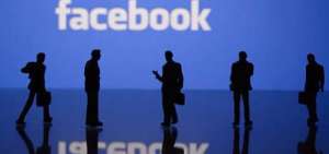 Facebook suspende 200 aplicaciones por uso indebido de datos