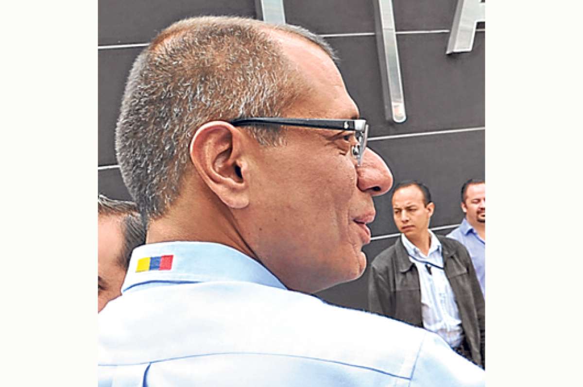 Glas visit&oacute; 3 f&aacute;bricas cuencanas