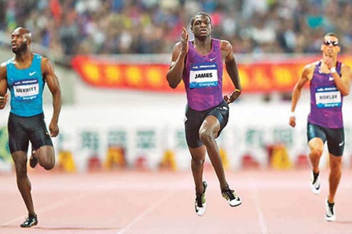 El campe&oacute;n ol&iacute;mpico Kirani James llega a la meta de la prueba de los 400 m de la Liga de Diamante que se desarroll&oacute; ayer en Shangh&aacute;i, China. Foto: AFP