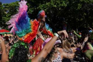 Música, disfraces y mucha diversión se registran en el Carnaval de Río de Janeiro, en Brasil. 