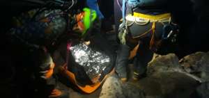 Bomberos estabilizaron al andinista herido.
