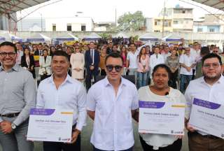 El presidente Daniel Noboa en la entrega de 250 becas.