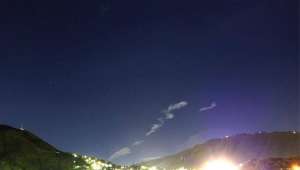 Imagen que muestra la estela que dej&oacute; el meteorito. Foto: Twitter @luiscraik