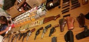 Polic&iacute;a decomis&oacute; 34 armas de fuego en Guayaquil