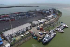 Con el Decreto Ejecutivo 326, el Gobierno redefine la conducci&oacute;n administrativa del puerto esmeralde&ntilde;o.