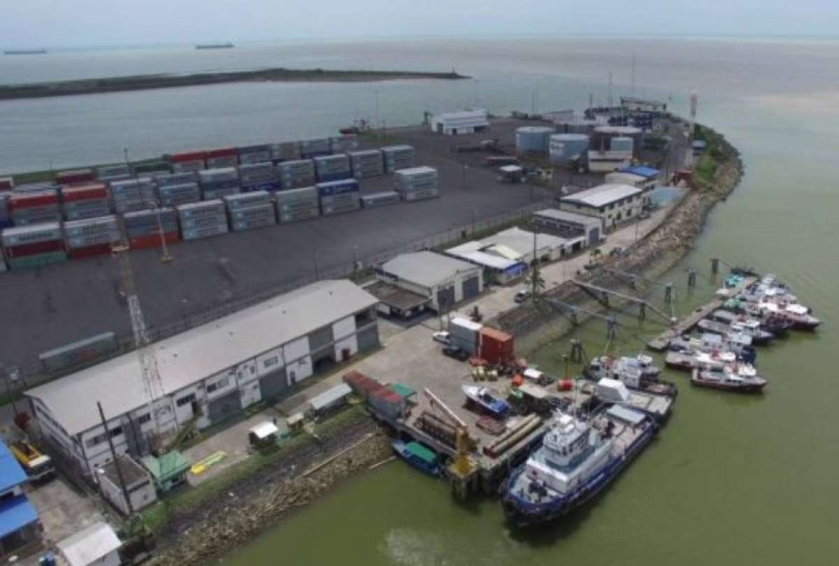 Con el Decreto Ejecutivo 326, el Gobierno redefine la conducci&oacute;n administrativa del puerto esmeralde&ntilde;o.