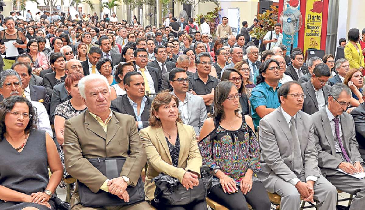 En un sal&oacute;n abierto, en la Universidad de las Artes en Guayaquil, las principales autoridades examinaron la LOES y los puntos que a&uacute;n faltan por cumplir. Foto: Eduardo Escobar / El Tel&eacute;grafo