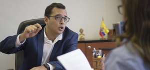 El presidente de la Comisi&oacute;n de Gobiernos Aut&oacute;nomos, H&eacute;ctor Y&eacute;pez, dijo que no renunciar&aacute; y que seguir&aacute; trabajando como titular de esta mesa.