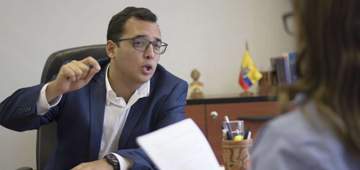 El presidente de la Comisi&oacute;n de Gobiernos Aut&oacute;nomos, H&eacute;ctor Y&eacute;pez, dijo que no renunciar&aacute; y que seguir&aacute; trabajando como titular de esta mesa.