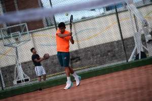 Josue D&iacute;az es zurdo y aspira a lograr un t&iacute;tulo en los torneos Cosat. Foto: Santiago Aguirre/ EL TEL&Eacute;GRAFO.