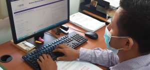 Foto referencial sobre la feria virtual y contrataci&oacute;n p&uacute;blica.