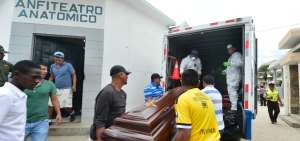 En la morgue de Milagro se realizaron las autopsias a las v&iacute;ctimas. 