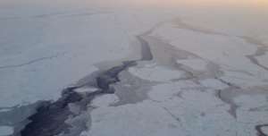 "El &Aacute;rtico se est&aacute; calentando el doble de r&aacute;pido que otras regiones del planeta", indica el reporte. Foto: NOAA