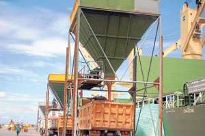 El 70% de la importaci&oacute;n se queda en El Oro y el resto se distribuir&aacute; a otras provincias. Foto: Fabricio Cruz |  para El Tel&eacute;grafo