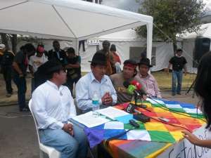 El presidente Rafael Correa mantuvo un encuentro con las bases ind&iacute;genas. Foto: Santiago Aguirre / El Tel&eacute;grafo 