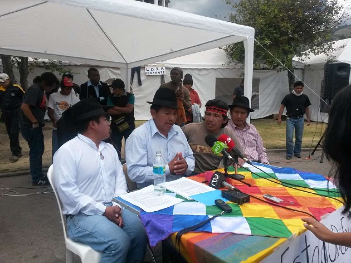 El presidente Rafael Correa mantuvo un encuentro con las bases ind&iacute;genas. Foto: Santiago Aguirre / El Tel&eacute;grafo 